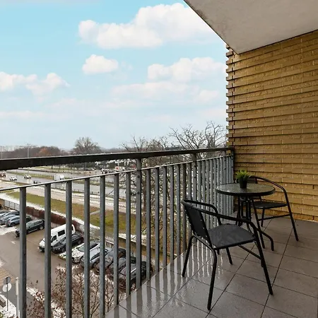 Gold & Blue Cozy In By Renters Apartament
