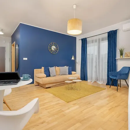 Gold & Blue Cozy In By Renters