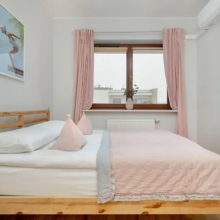 Gold & Blue Cozy In By Renters アパート ワルシャワ