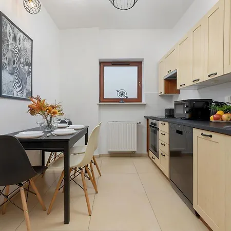 Gold & Blue Cozy In By Renters Appartement